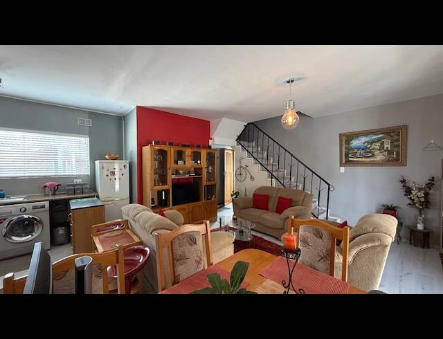 2 BEDROOM DUPLEX FOR SALE IN ESSENWOOD